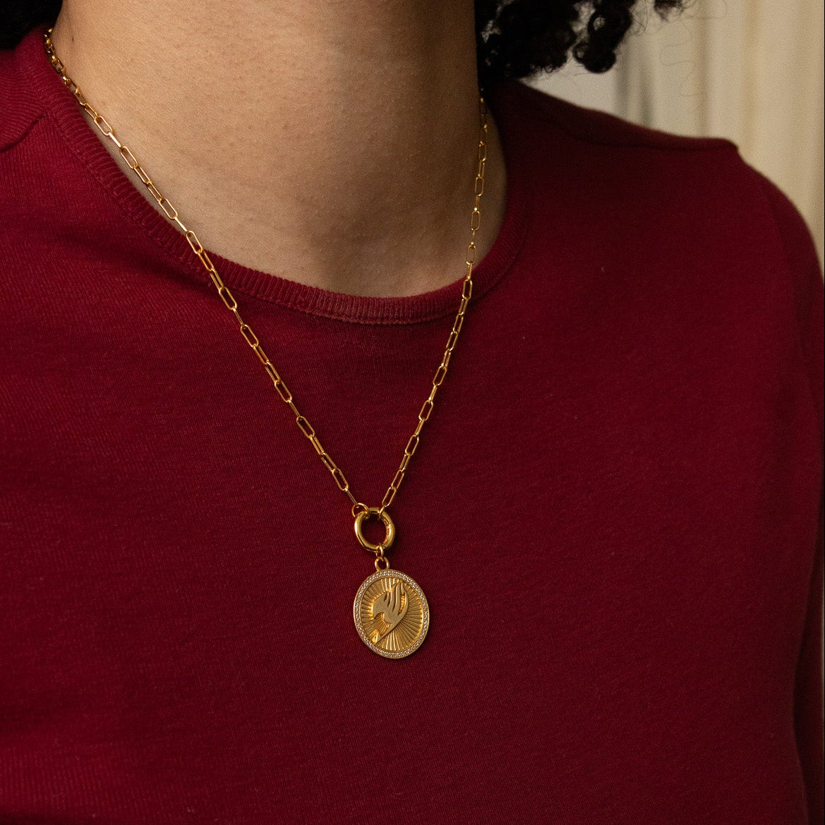 gold fairy tail anime charm necklace
