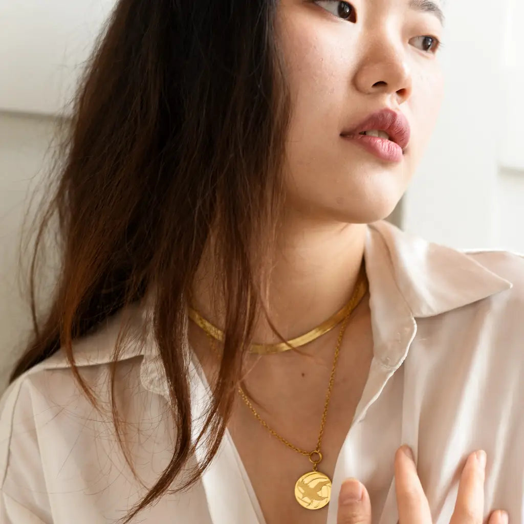 haikyuu karasuno crows gold necklace